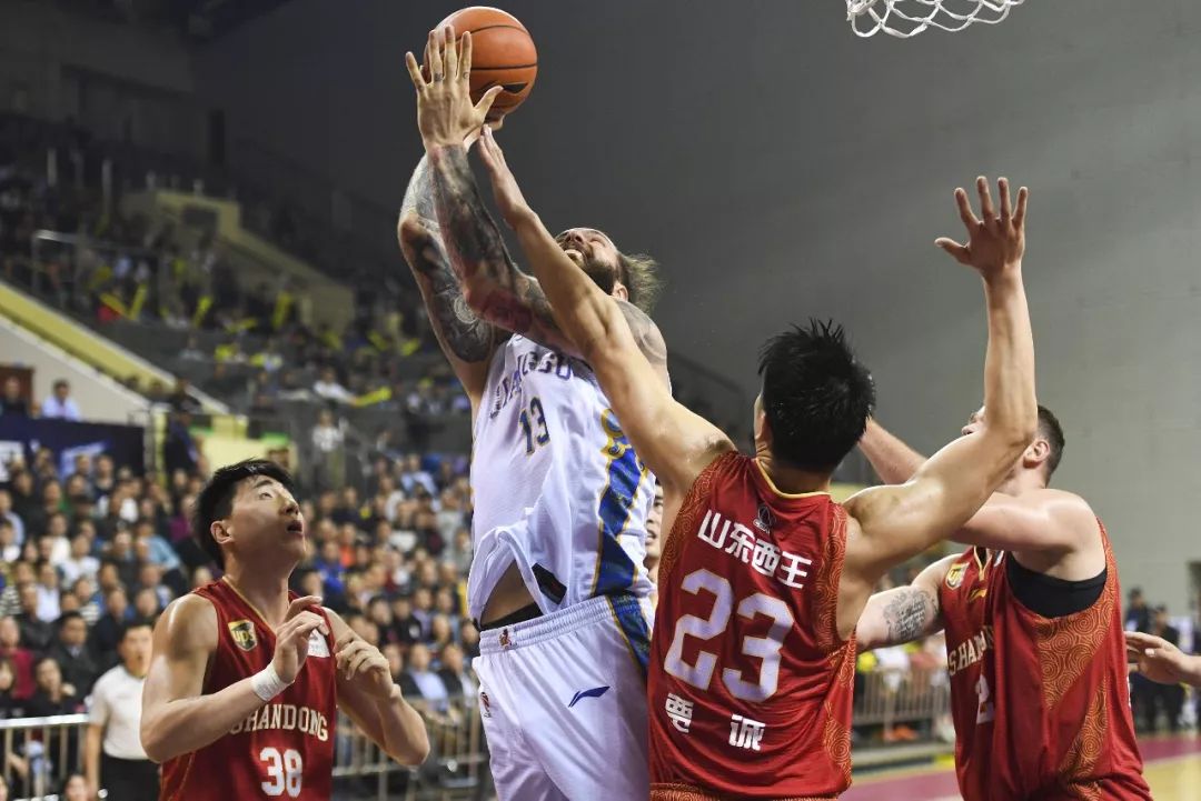 英雄联盟-包含葡萄牙体育国际比赛日单刀错失，志在CBA季后赛名次提升，底气十足，纪律约束更严格的词条